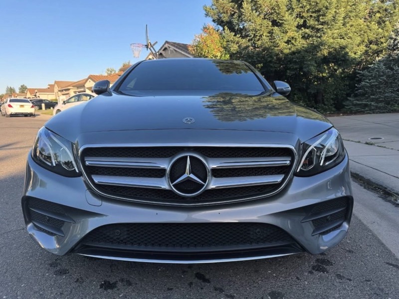 Silver Mercedes-Benz E-Class grille after a detail